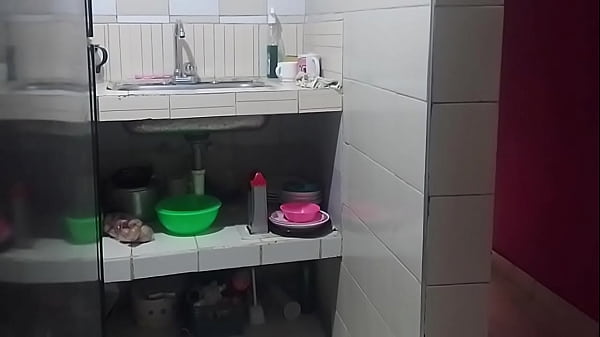 Image La empleada domestica si que sabe como aumentar su sueldo