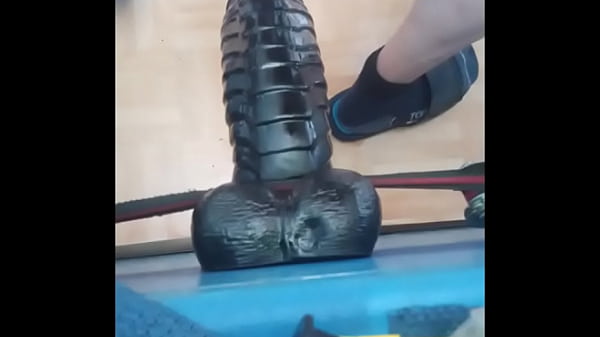 Image Kleiner Analfick am Morgen mit XXL Dildo