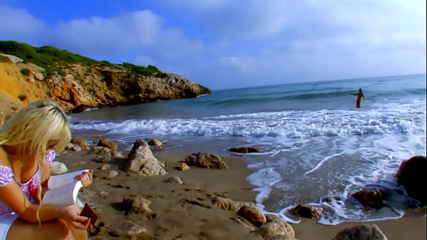 Image Anal Fucking on public beach