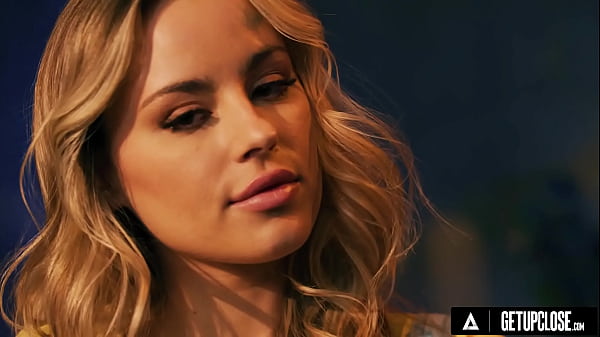Image UP CLOSE - POV Bored Painting You, PAWG Artist Anna Claire Clouds Would Rather Ride Your BWC Instead