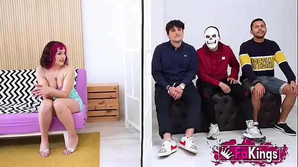Image Young Mei can even take 3 rookie dudes. She's about to teach 'em a lesson!