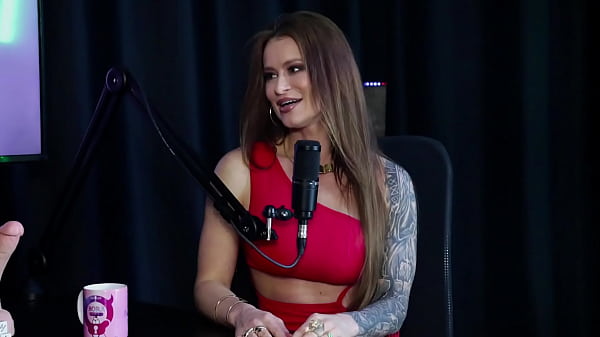 Image Acabou vazando o seu nude, a m&atilde_e ajudou em uma grava&ccedil_&atilde_o e o sexo ainda tem muito tabu - Tati Weg (SHEER/RED)