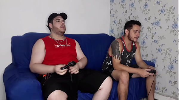 Image Apostando o Cu No Video Game e o Puto Saiu Daqui Vazando Leite - Parte 1 - Tava em casa cheio de tes&atilde_o e meu amigo meu aqui jogar, mas meu pau n&atilde_o abaixava