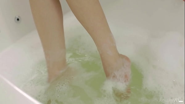 Image Da Tight Cunt Of Teen Perv Angelica Turns On During Bath Time!