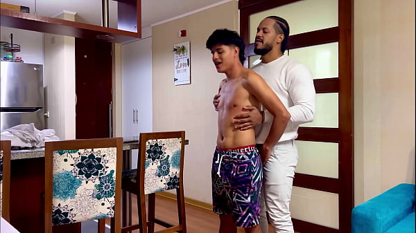 Image TRAILER Casa del sexo, me llevaron a casa con dos roomates para que me los folle analmente