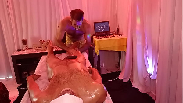 Image Olha a rolona do dotadao na minha maca de massagem