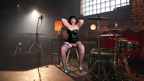 Image Granny Carmen's A Metal Momma Masturbator's DP
