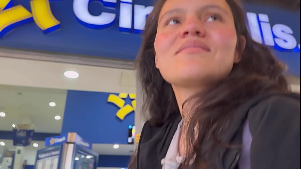 Image Ofrezco dinero a turista para tener sexo l&eacute_sbico en mi casa.