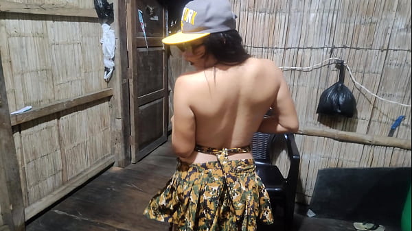 Image POLEMICO SUCESO INDESCRIPTIBLE!! MADRASTRA MILITAR DECIDE HACER PORNO CASERO DESPUES DE QUE PIDIO AUMENTO DE SUELDO EN SU TRABAJO Y NO SE LO CONCEDIERON. PORNO REAL CASERO