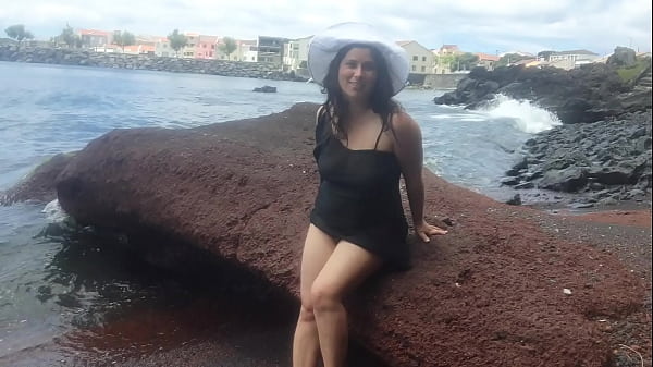 Image Curvy Lady Dresses up in Sexy Clothes, Masturbates on the Beach and Photoshoot