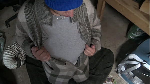 Image french amateur girl lets perverted guy cum in her mouth in the basement