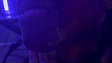 Image SHE SUCKING MAD DICK FOR 5 MINS