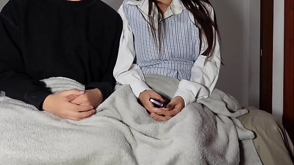 Image Colegiala 18  caliente con tetas grandes teniendo sexo a escondidas casi nos pillan