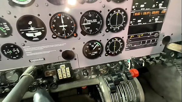 Image TUVE SEXO AMATEUR DURO CON ASHLEY SANZ DENTRO DE UN AVION