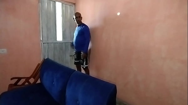 Image Me cojo al novio de mi mam&aacute_ mientras ella no est&aacute_. Que buena polla tiene, sabe como follarme duro mi delicioso co&ntilde_o &iexcl_&iexcl_Ojal&aacute_ no se entere mi mama!!