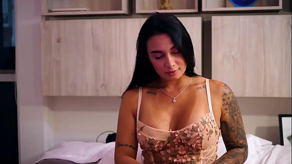 Image Sexy latina playing dirty