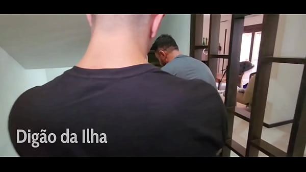 Image Tirei fotos e as roupas da modelo, comi ela enquanto ela chupava o marido
