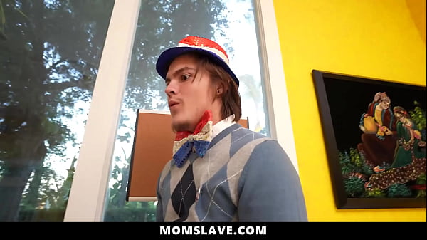 Image Hot Milf Letting the Guy to Freeuse Her to Get His Vote - Momslave