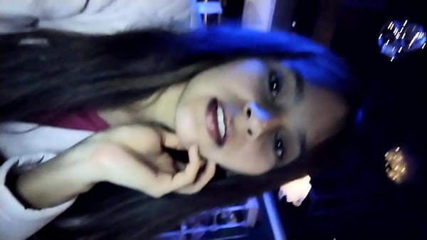 Image &iexcl_Dejaron plantada a Candyboom en un Bar y con ganas de follar! Me acerco a la mesa del desconocido de al lado para que me invite la comida y los tragos para que luego me quite las ganas de comerme una VERGOTA. &iexcl_Dame consuelo papi s&iacute_!