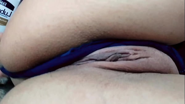 Image Amateur- dirty slut masturbates her hot juicy vagina