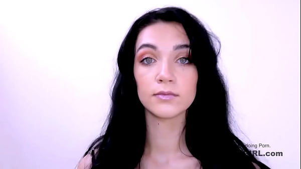 Image Beauty Babe uses her Skills to Impress Fake Agent at Modeling Audition