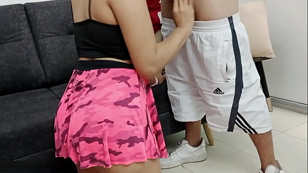 Image Hermosa madrastra con un rico co&ntilde_o es seducida por su hijastro y la folla
