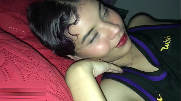 Image Latina de 19 a&ntilde_os folla a su hermanastro de una manera muy especial!