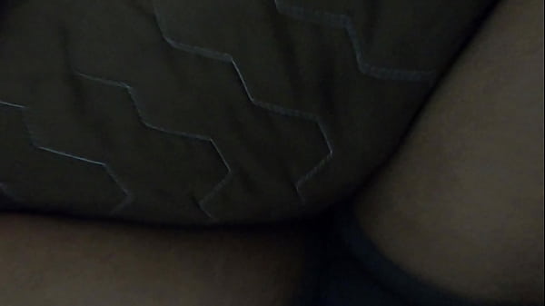Image Una madura fetichista de l&aacute_tex de 50 a&ntilde_os se folla a su amante universitario de 19 a&ntilde_os