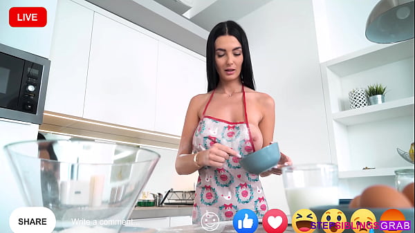 Image Stepsis Doing Naked Livestreams for her Followers