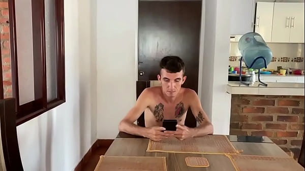 Image me follo a mi hermanastra y le orde&ntilde_o sus enormes tetas