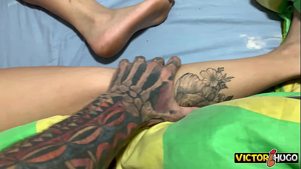 Image Loira peituda acordou chupando pica e fodeu a noite toda com seu marido tatuado - Part. 1