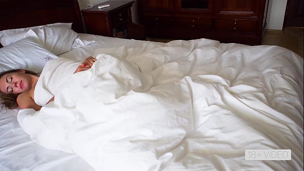 Image AMATEUR COUPLE HAVING MORNING PASSIONATE