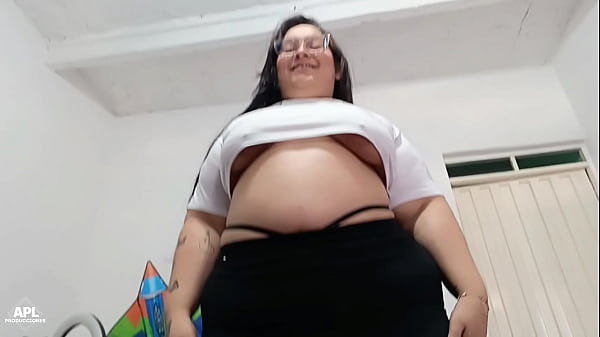 Image La puta de mi pr!m@ se viste delante mio, y me muestra sus gran culo y sus grandes tetas - Historia completa