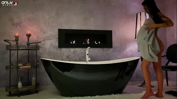 Image Only3X Girls - Classy Shalina Devine romantic anal toying at the bathtub (1080)
