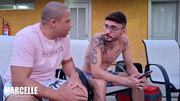 Image Marido levou amigo pirocudo para comer meu cu!