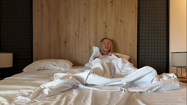 Image Big ass girl squirts in the bed when she fingers her pussy