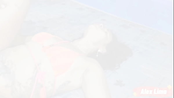 Image Transei na piscina com a gostosa Samantha Squirt, E a safada me dar o C&uacute_ buceta e se mija de tess&atilde_o