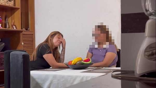 Image MADURA TETONA SEDUCE A LESBIANA PARA SER SUMISAS BDSM