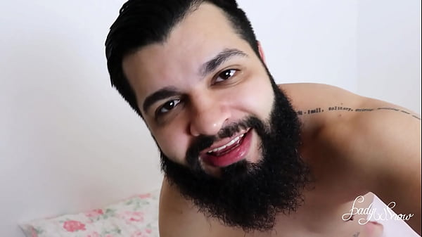 Image Fodendo o cuzinho da melhor amiga de minha esposa na frente dela, ela adora ser corna