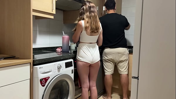 Image Mientras hablo por telefono con mi novio , mi padrastro me come el co&ntilde_o y me folla bien duro hasta se corre dentro creampie
