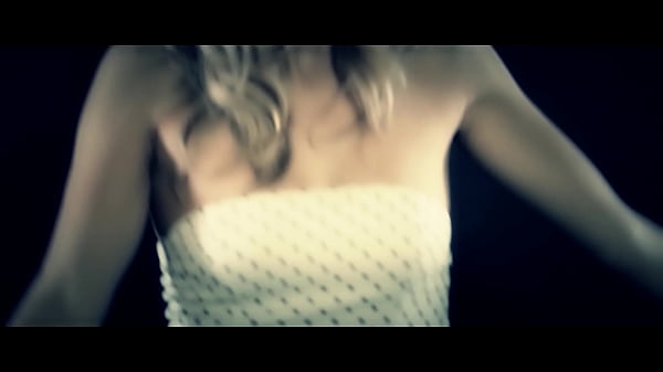 Image Blonde milf masturbated her shaved pussy