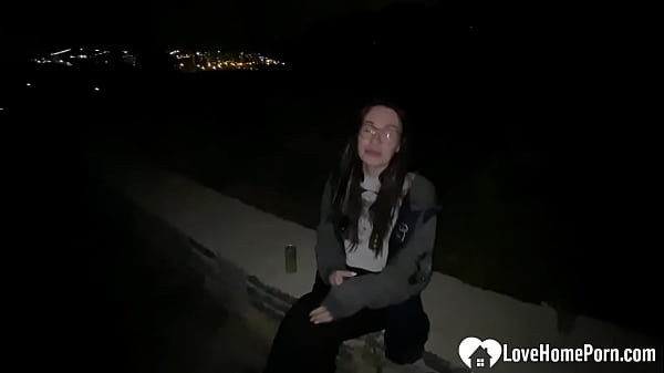 Image Nerdy babe gets plowed in the park