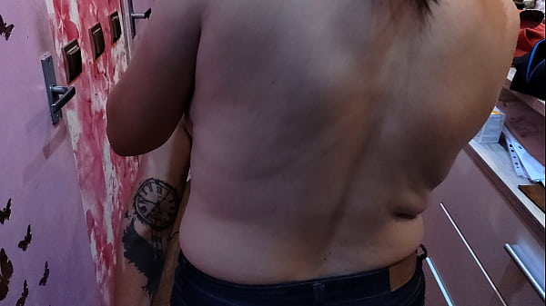 Image Barber babe with perfect natural tits