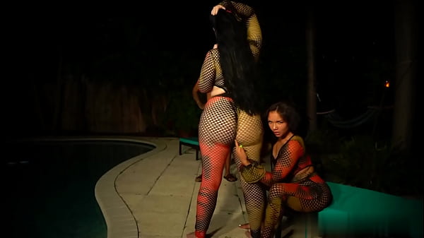 Image BIG ASSES & HUGE DICK | Miami Threesome Madness