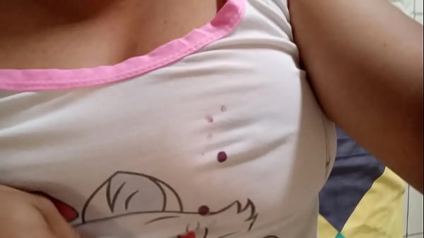 Image PUTA LATINA SE LEVANTA CON SUS BRAGAS MOJADAS Y CON RICO OLOR A VAGINA Y LE DA GANITAS DE MASTURBARSE