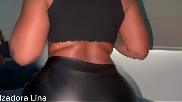 Image Adora transar com meu cunhandinho enquanto estamos sozinhos. Ele fode t&atilde_o gostoso, deixei o pau dele todo babadinho.