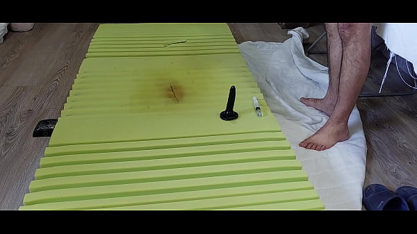 Image anal sex with didlo and piss on the mattress and fuck the mattress