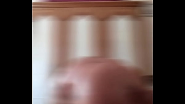 Image une bonne branlette avec un doigt dans le cul qui titille ma prostate,