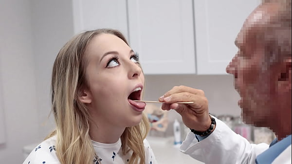 Image The Doctor Performing a Satisfying Procedure on The Teen Patient - Doctorbangs