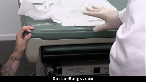 Image Teen Keeping the Doctor from Telling Her Parents About Her Medical Reports - Doctorbangs